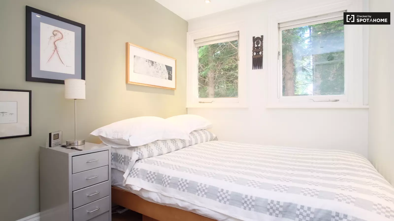 Flat Thurlow Road in Greater London