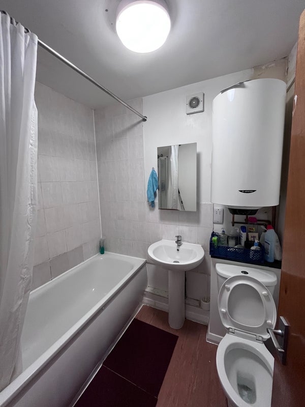 Room Sibthorp Road in Greater London