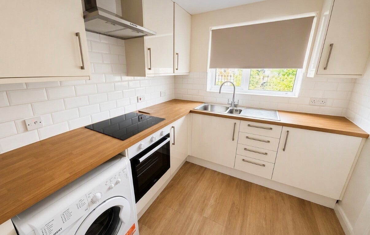 Flat Mulberry Gardens in Witham