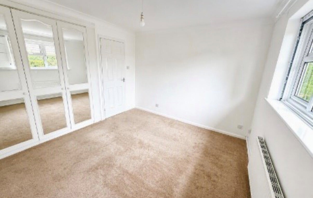 Flat Mulberry Gardens in Witham