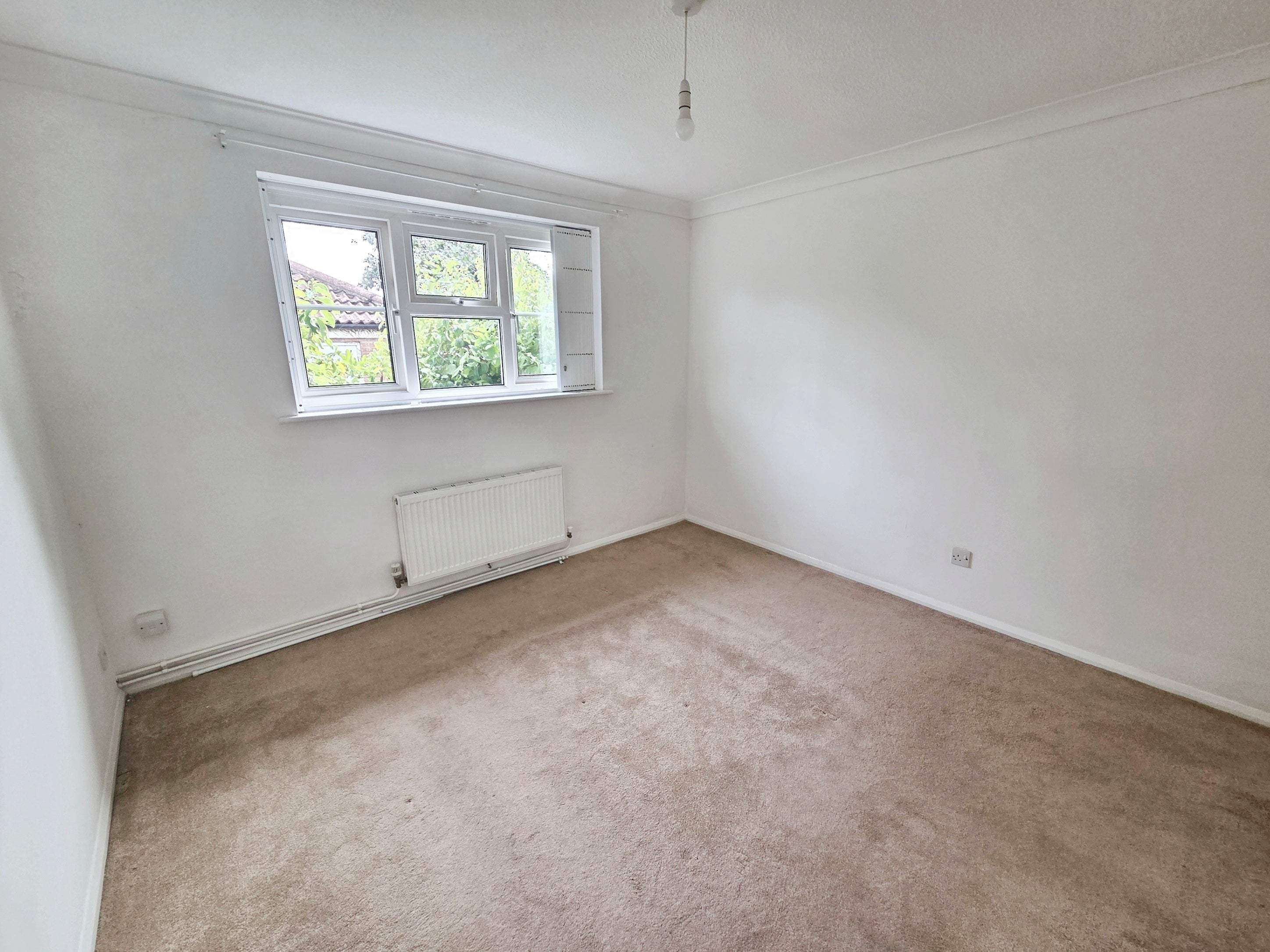 Flat Mulberry Gardens in Witham