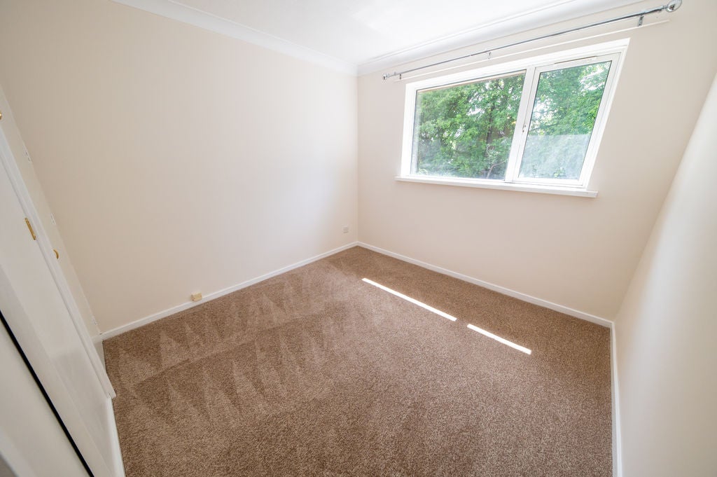 Flat Nerissa Close in Waterlooville