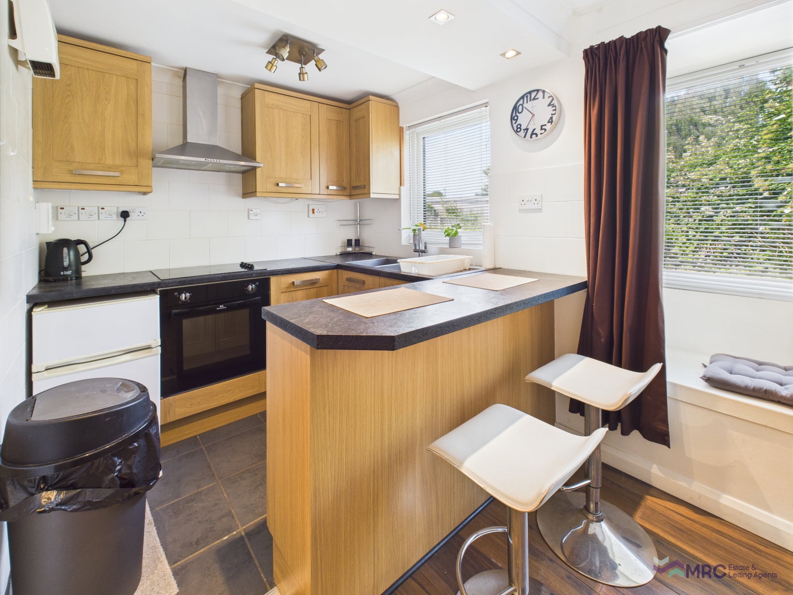 Flat Greylees Avenue in Hull