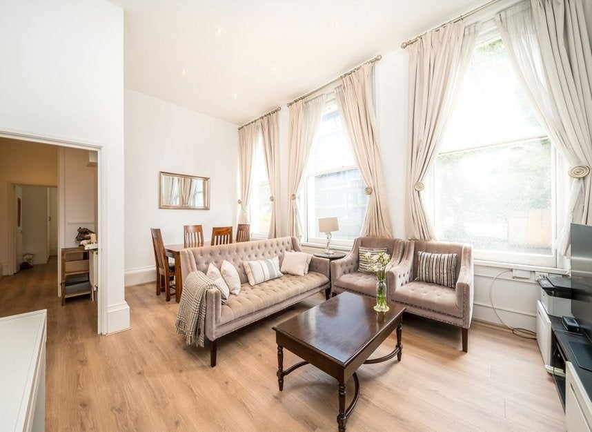 Flat Cromwell Road in Greater London