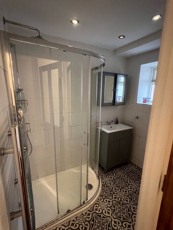 Room Endymion Road in Greater London