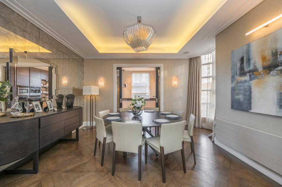 Flat Clarendon Place in City of Westminster