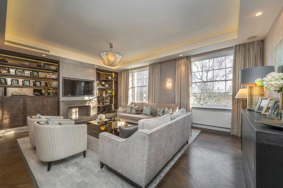 Flat Clarendon Place in City of Westminster