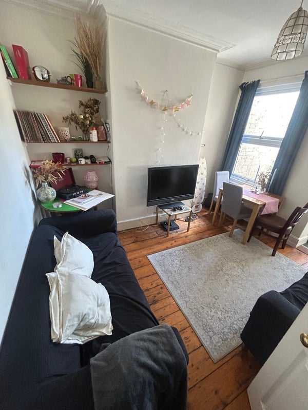 Room Montague Hill in Bristol