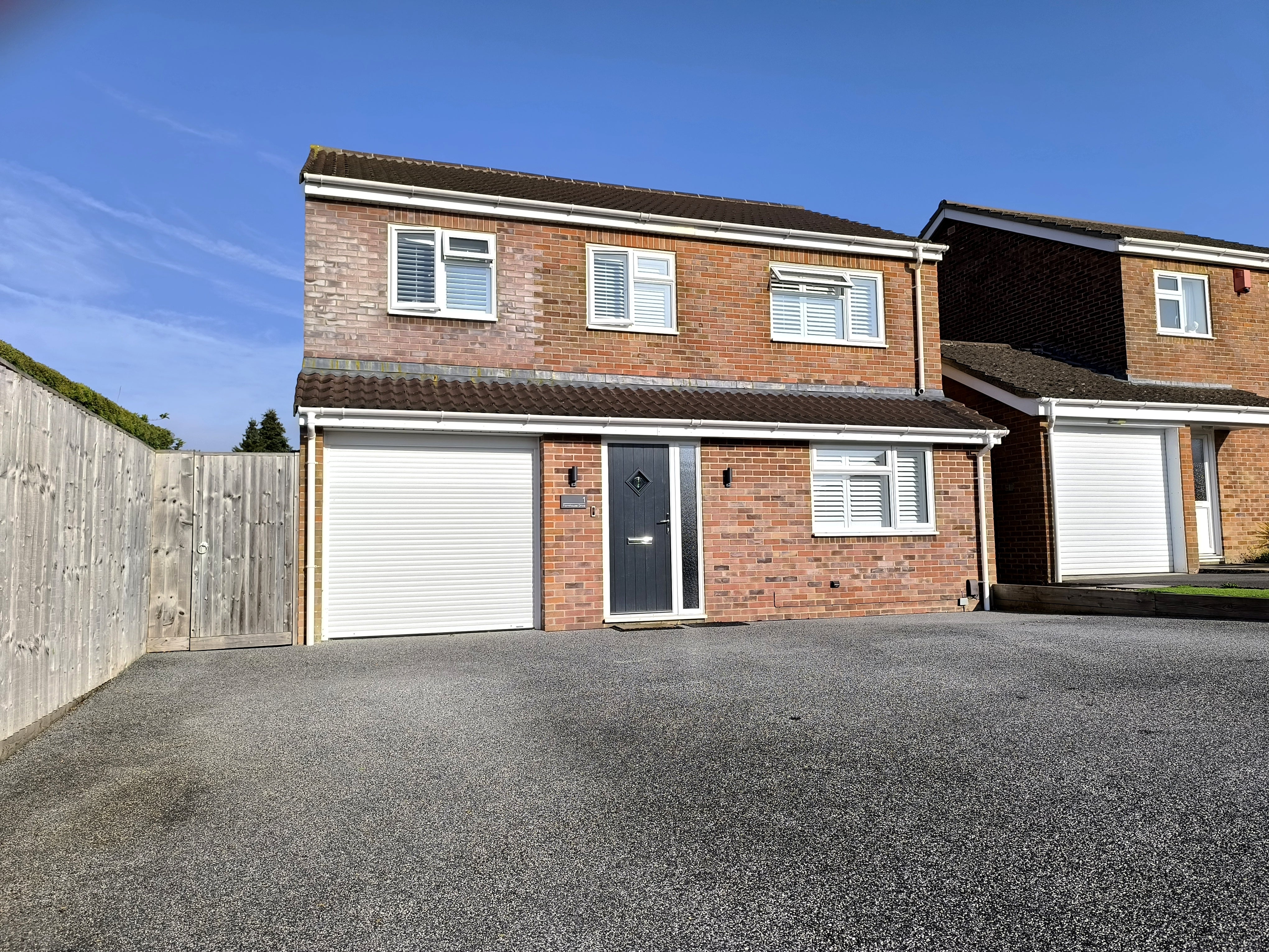 House Farmhouse Drive in Frome