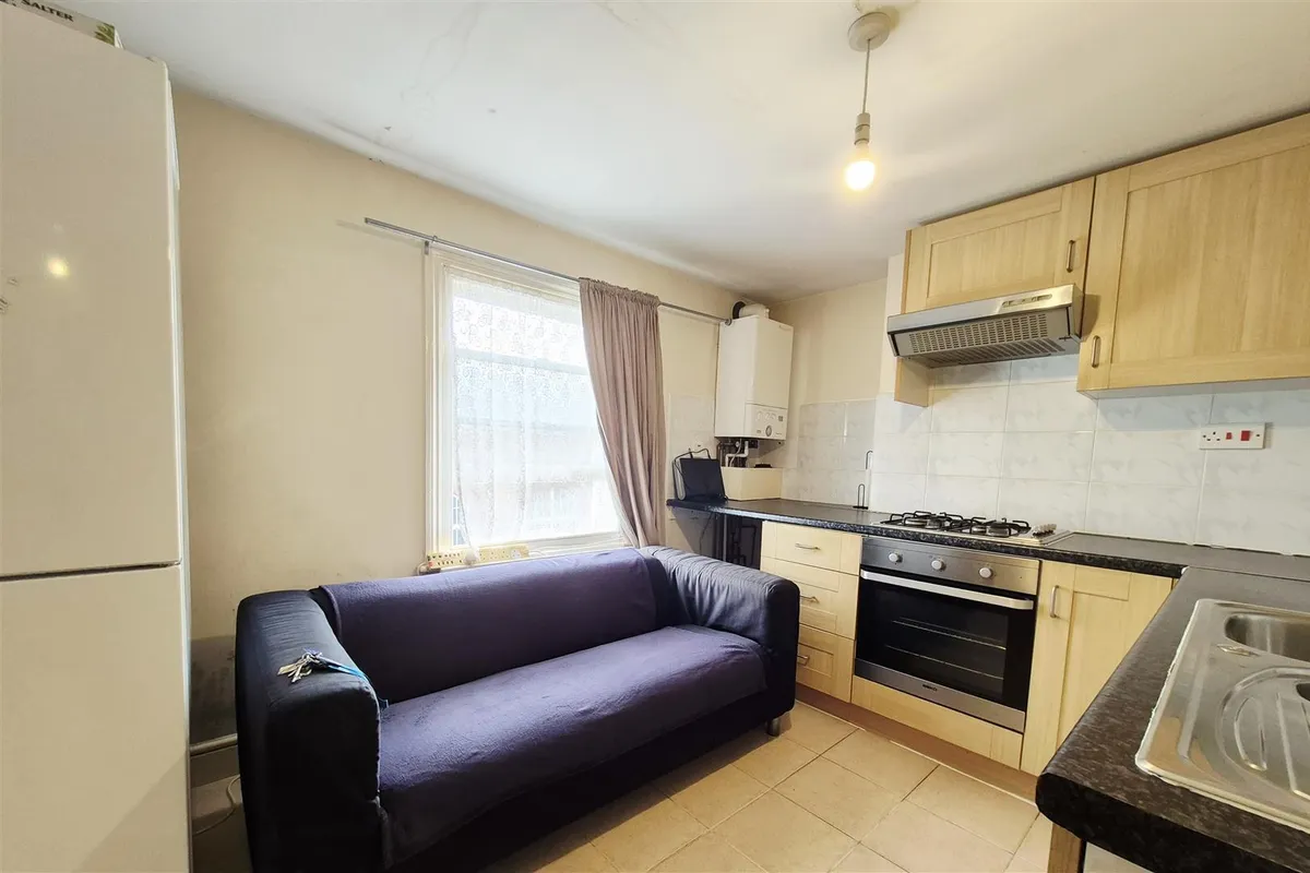 Flat Studland Street in Greater London