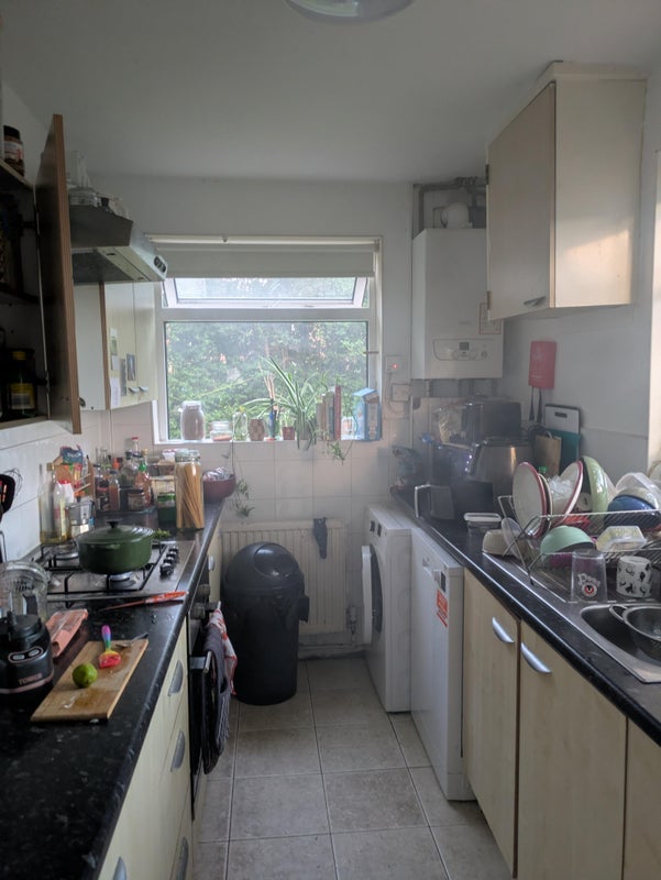 Room Bosley Avenue in Manchester
