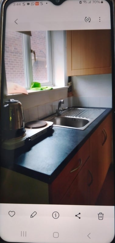 Room Fountains Road in Trafford