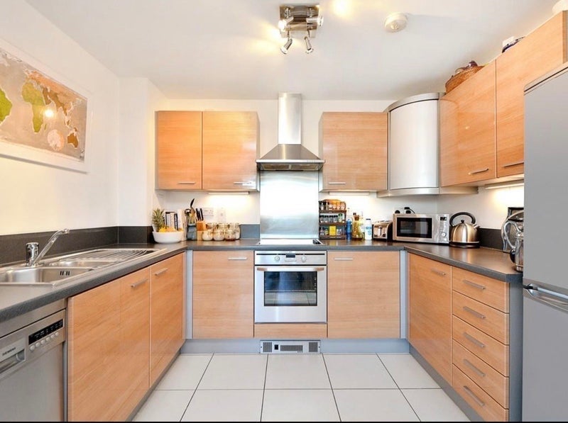 Room High Street in Greater London