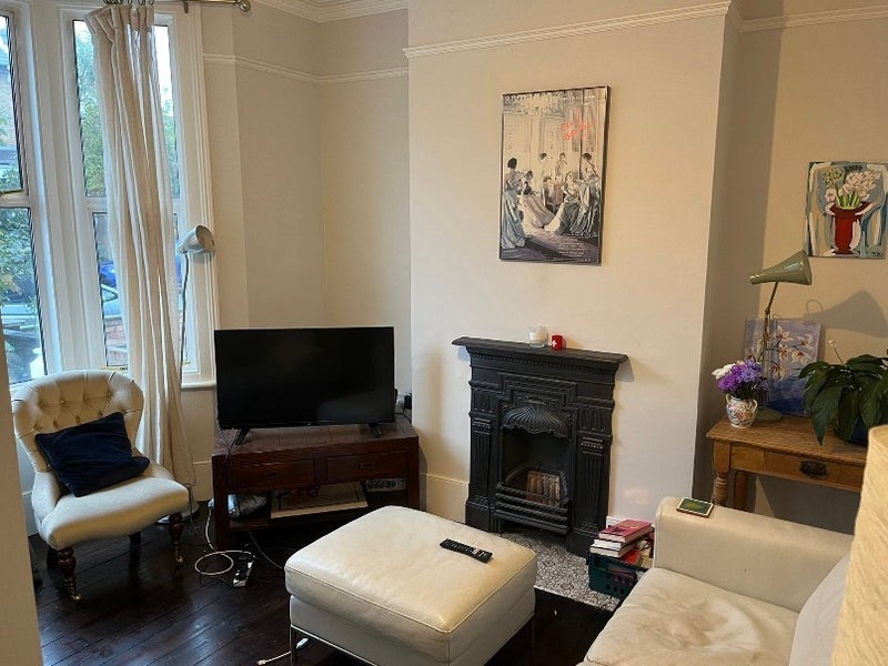 Room Boyne Road in Greater London