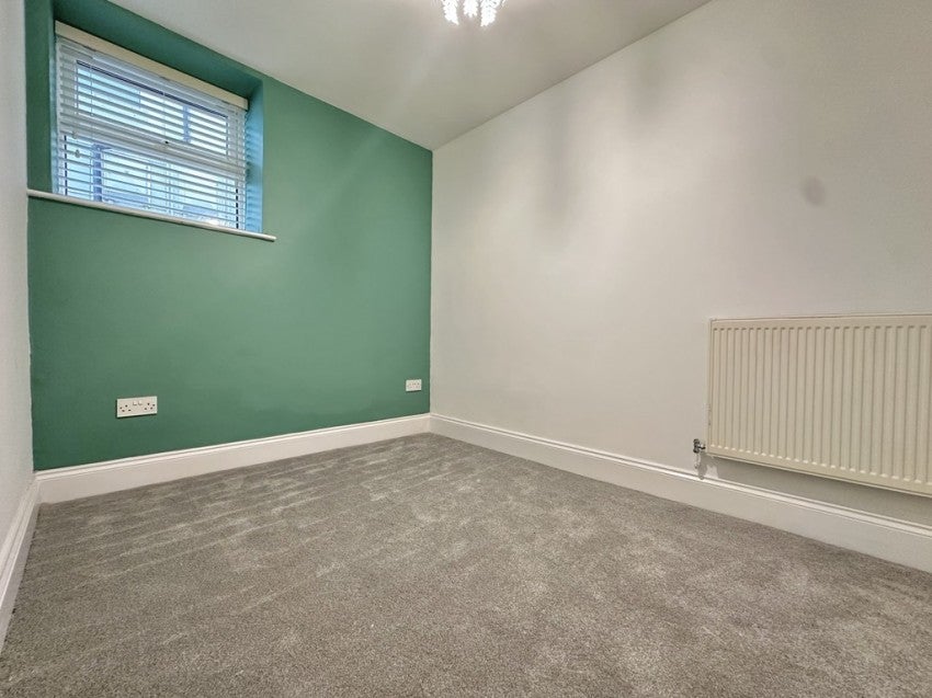 Flat South Parade in Portsmouth