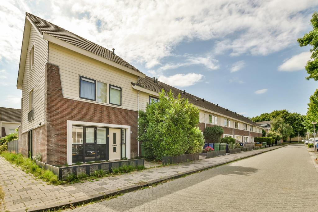 Tussenwoning te huur: Willem Kloosstraat 18, Almere
