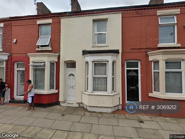 Room Mirfield Street in Liverpool