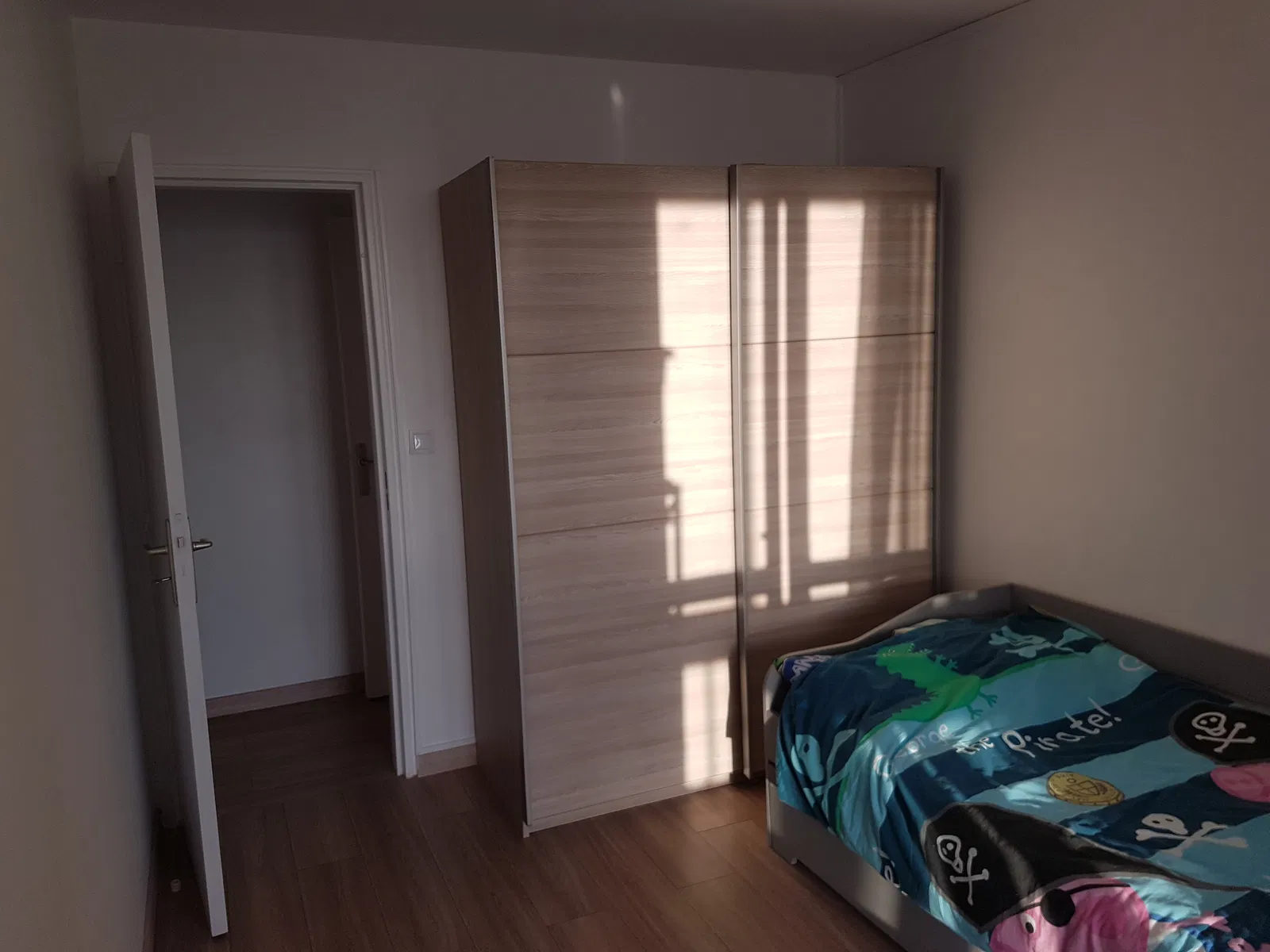 Chambre Rue du Ménil à Asnières-sur-Seine