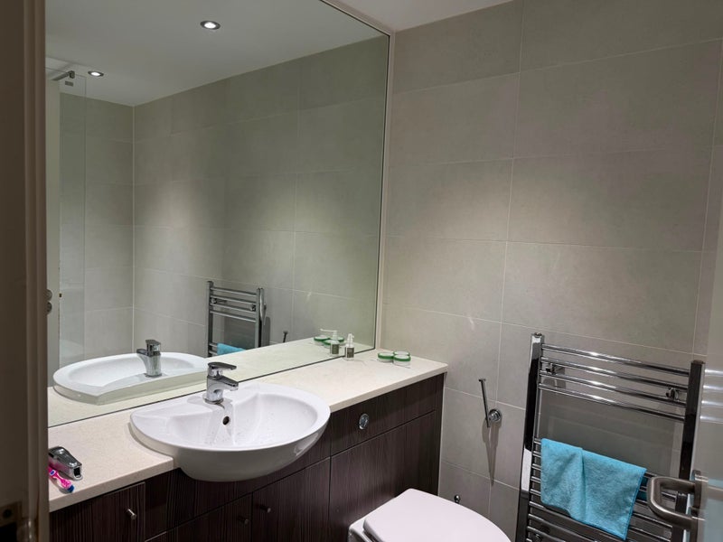 Room Chippenham Road in Manchester