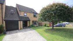 House Marshall Close in Purley on Thames