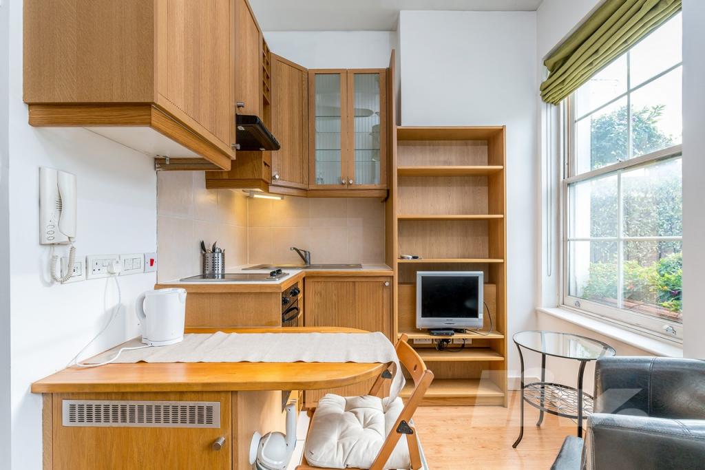 Flat Finchley Road in Greater London
