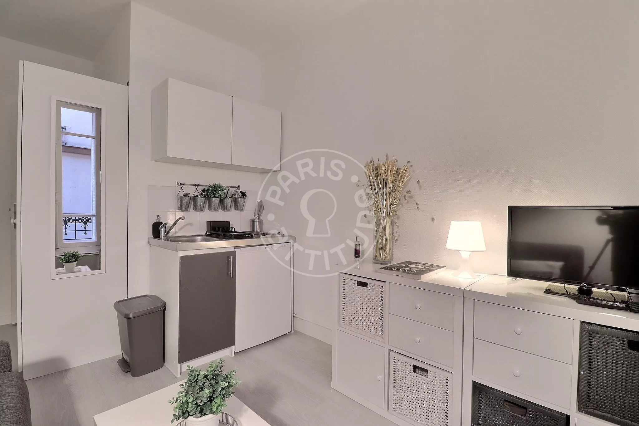 Flat Rue Louis Rouquier in Levallois-Perret