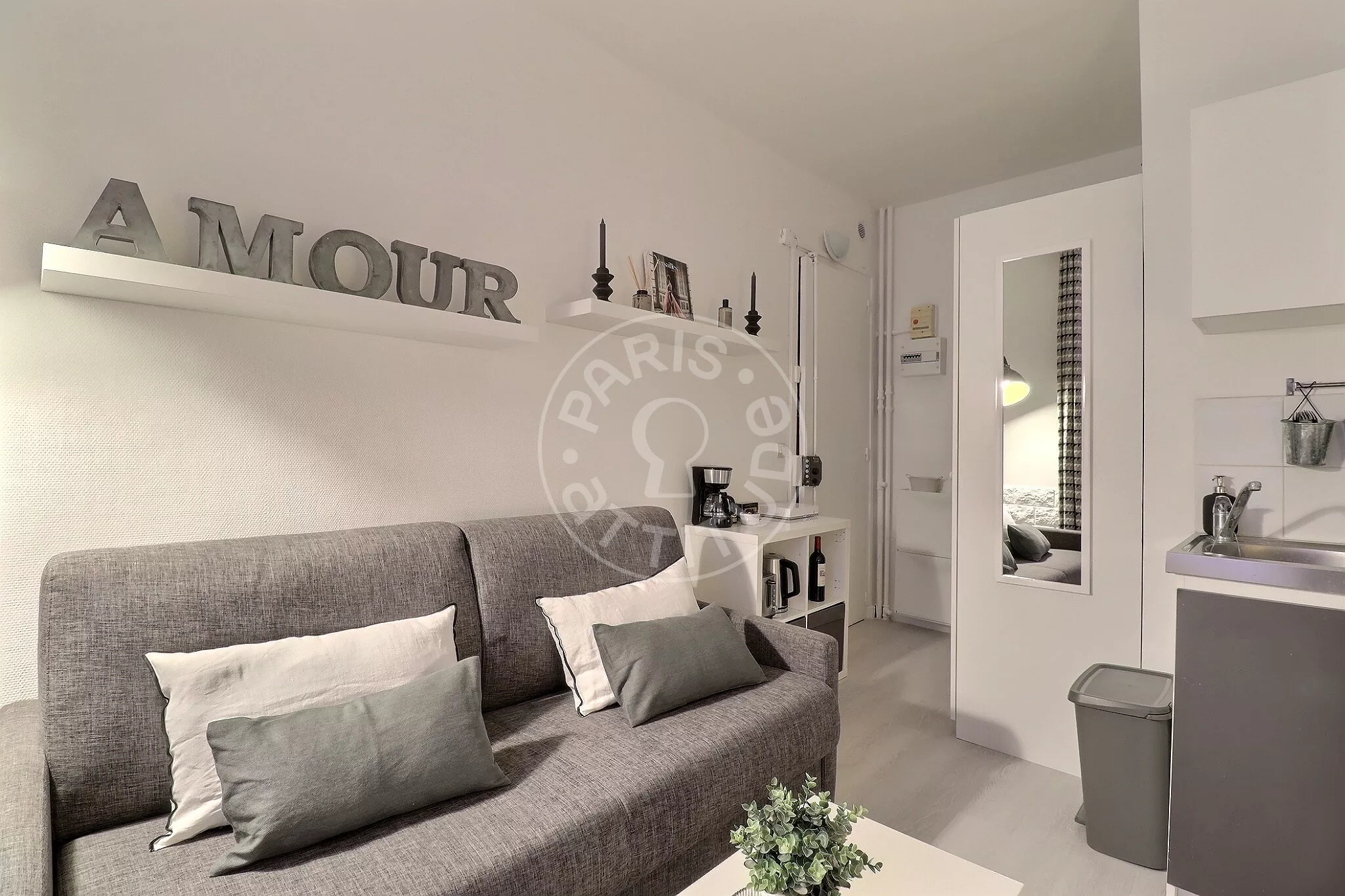 Flat Rue Louis Rouquier in Levallois-Perret