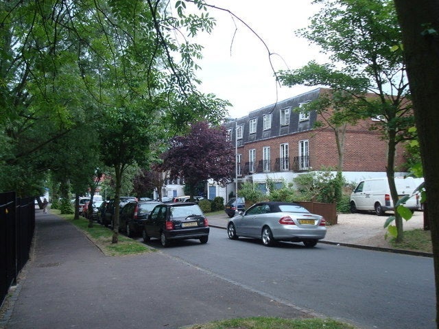 Room Woodvale Avenue in Greater London
