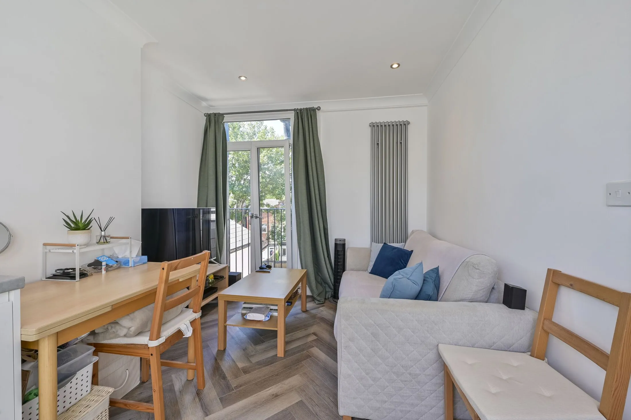 Flat Kingston Road in Greater London