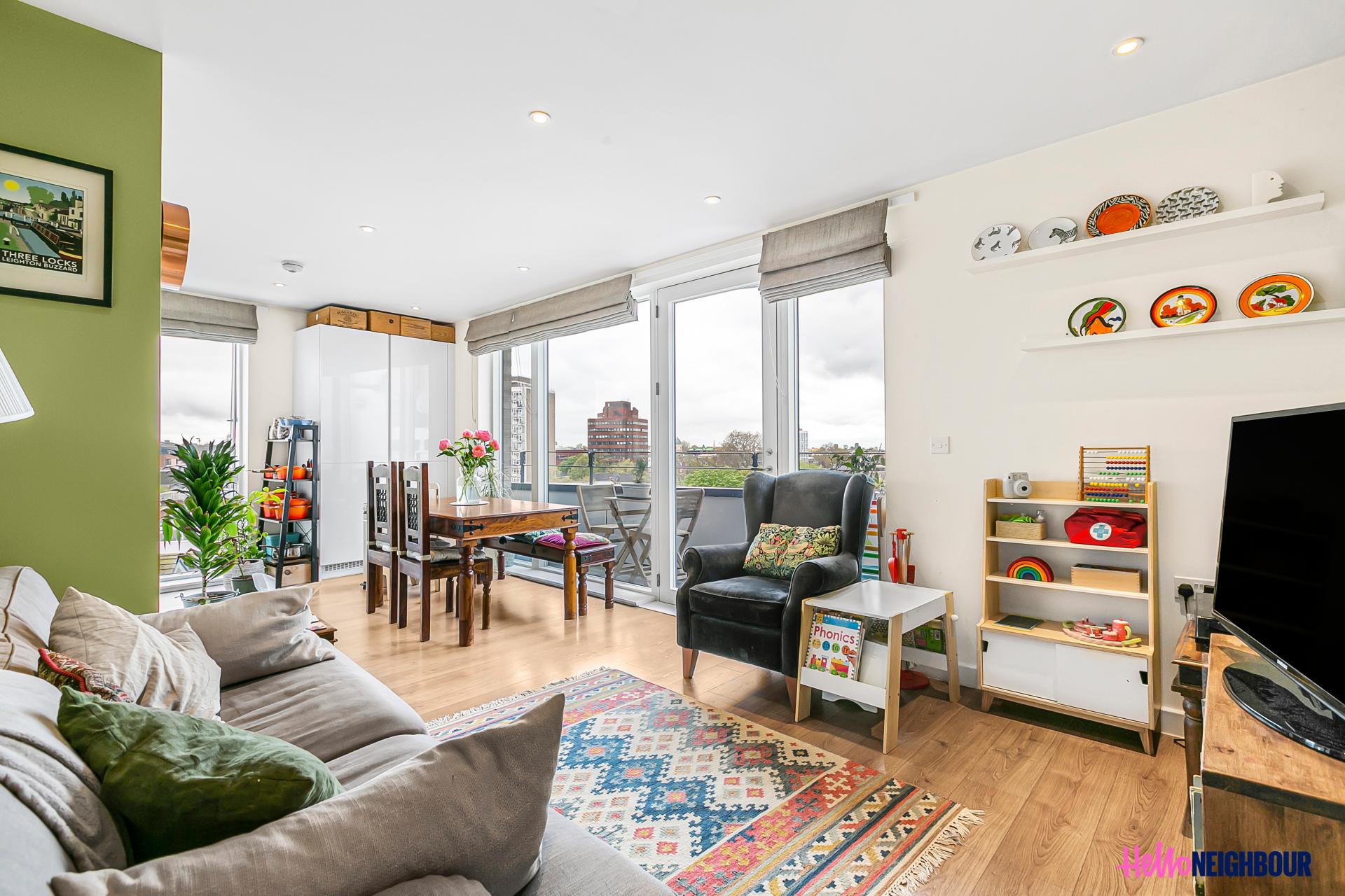 Flat St James's Crescent in Greater London