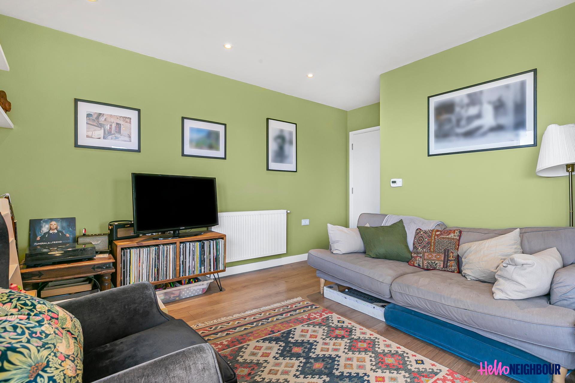 Flat St James's Crescent in Greater London