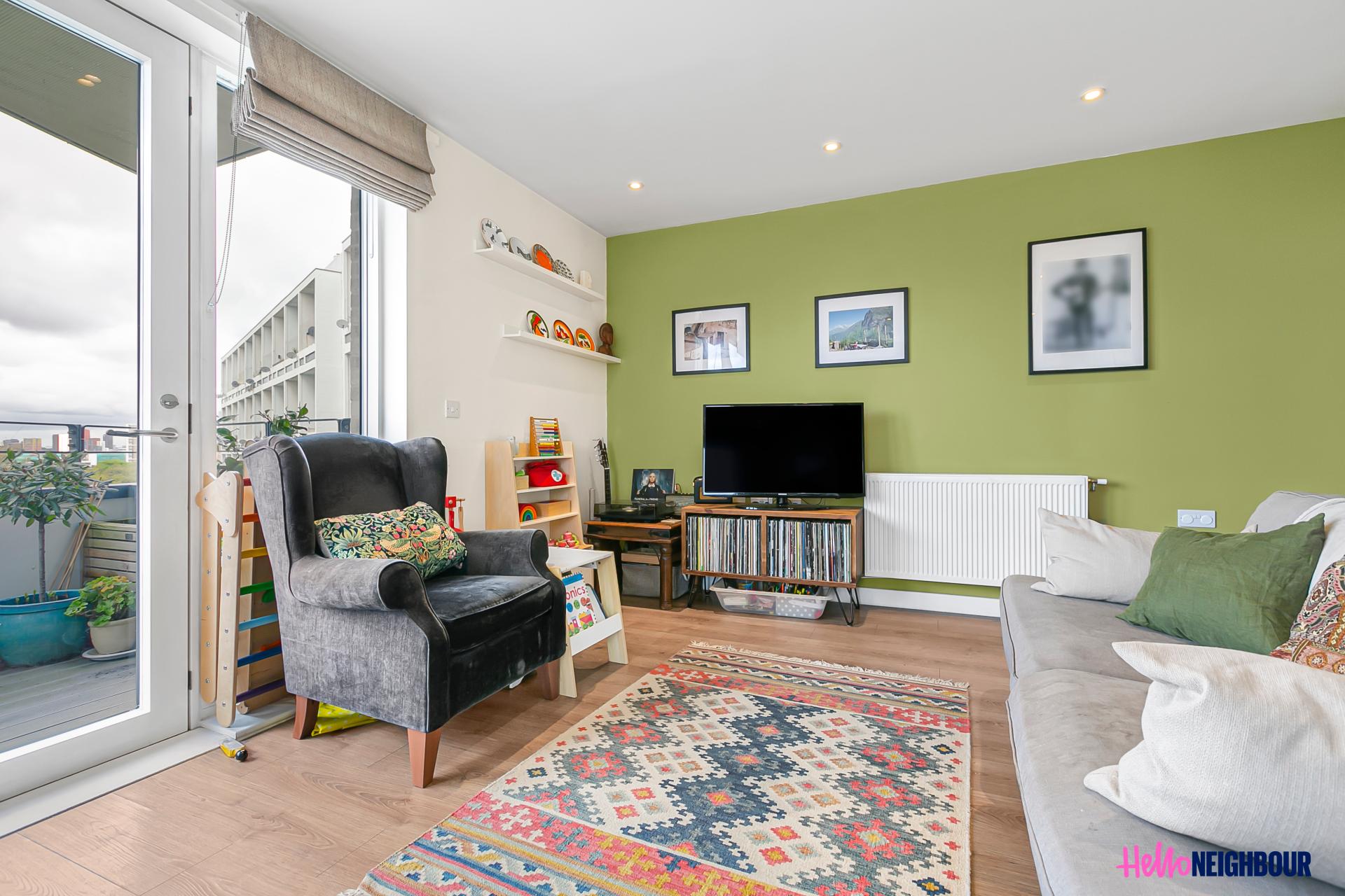 Flat St James's Crescent in Greater London
