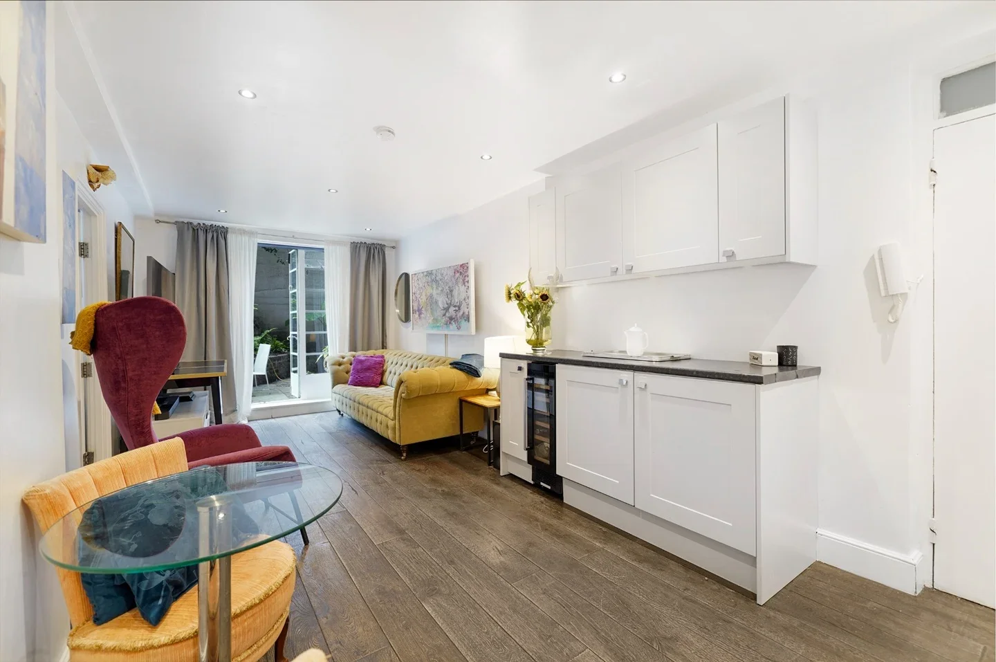 Flat Shepherds Bush Road in Greater London