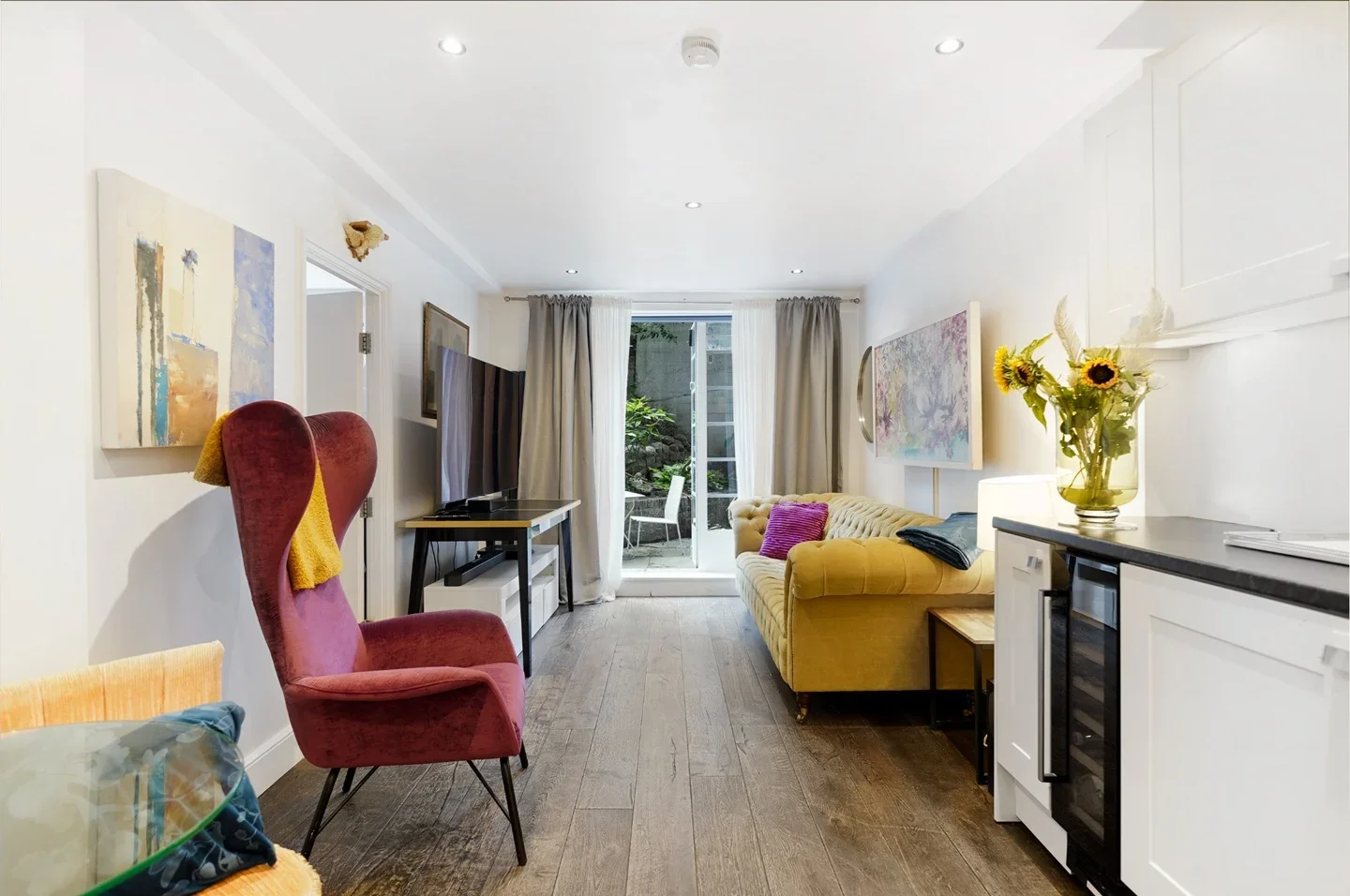 Flat Shepherds Bush Road in Greater London