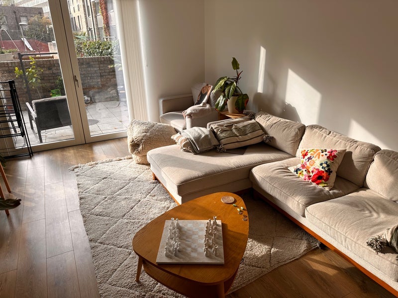 Room East Street in Greater London