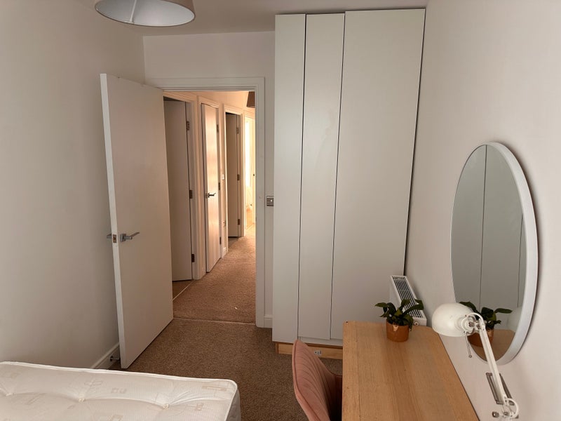 Room East Street in Greater London