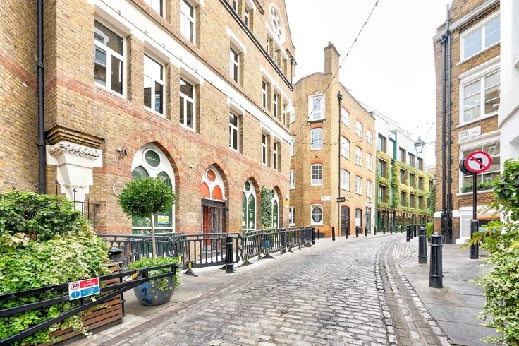 Flat Floral Street in City of Westminster