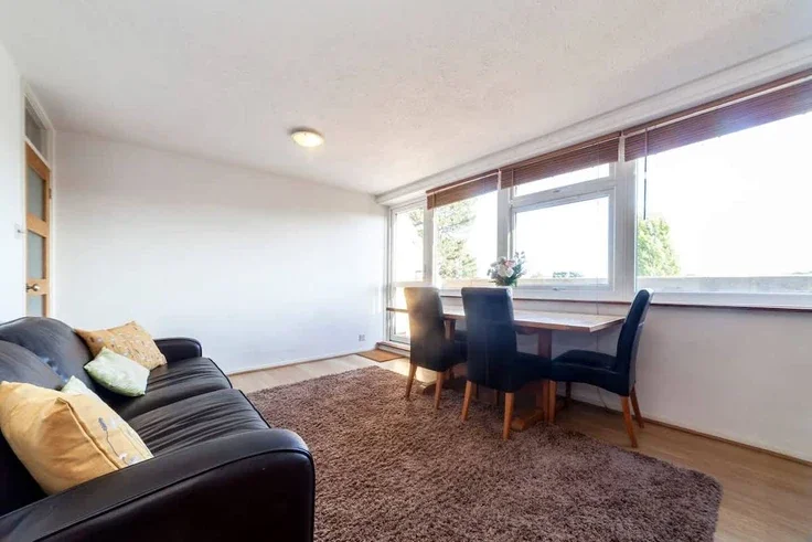 Flat Peterstow Close in Greater London