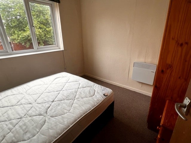 Flat Victoria Terrace in Leeds