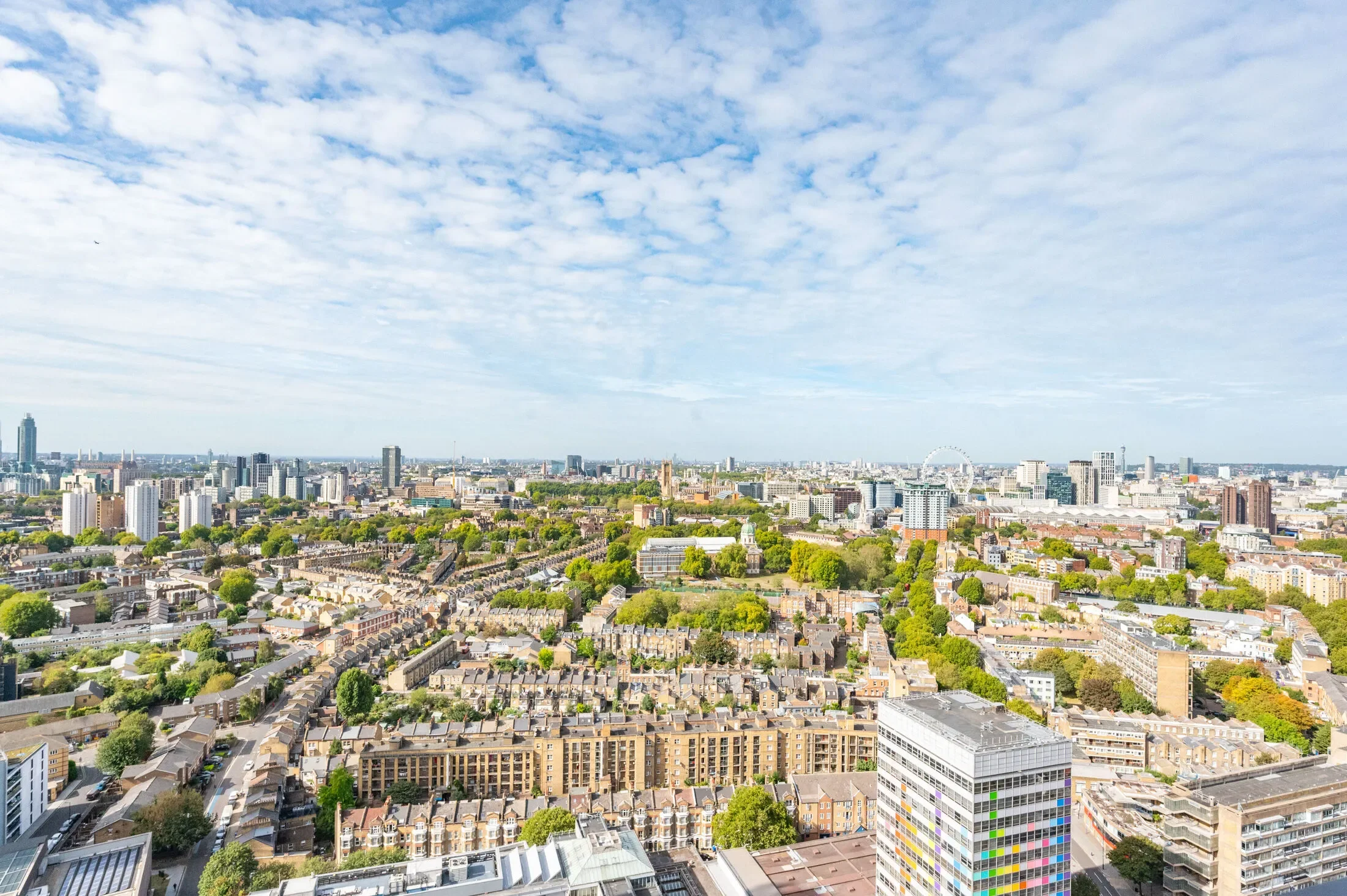 Flat Newnes Path in Greater London