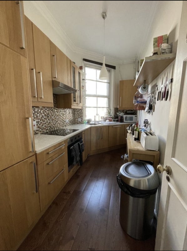 Room Green Street in City of Westminster