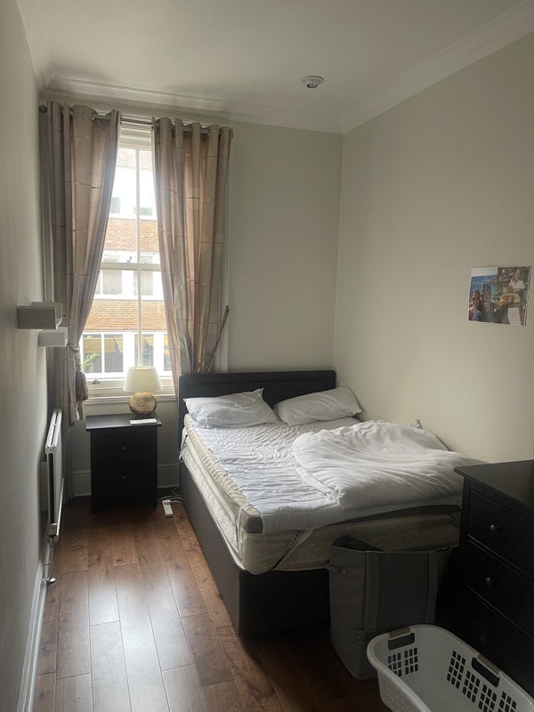 Room Green Street in City of Westminster