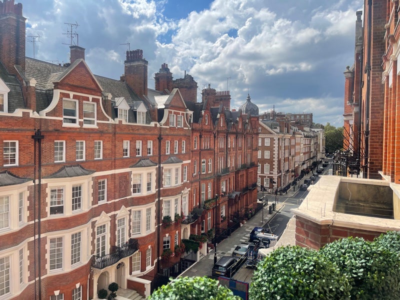 Room Green Street in City of Westminster