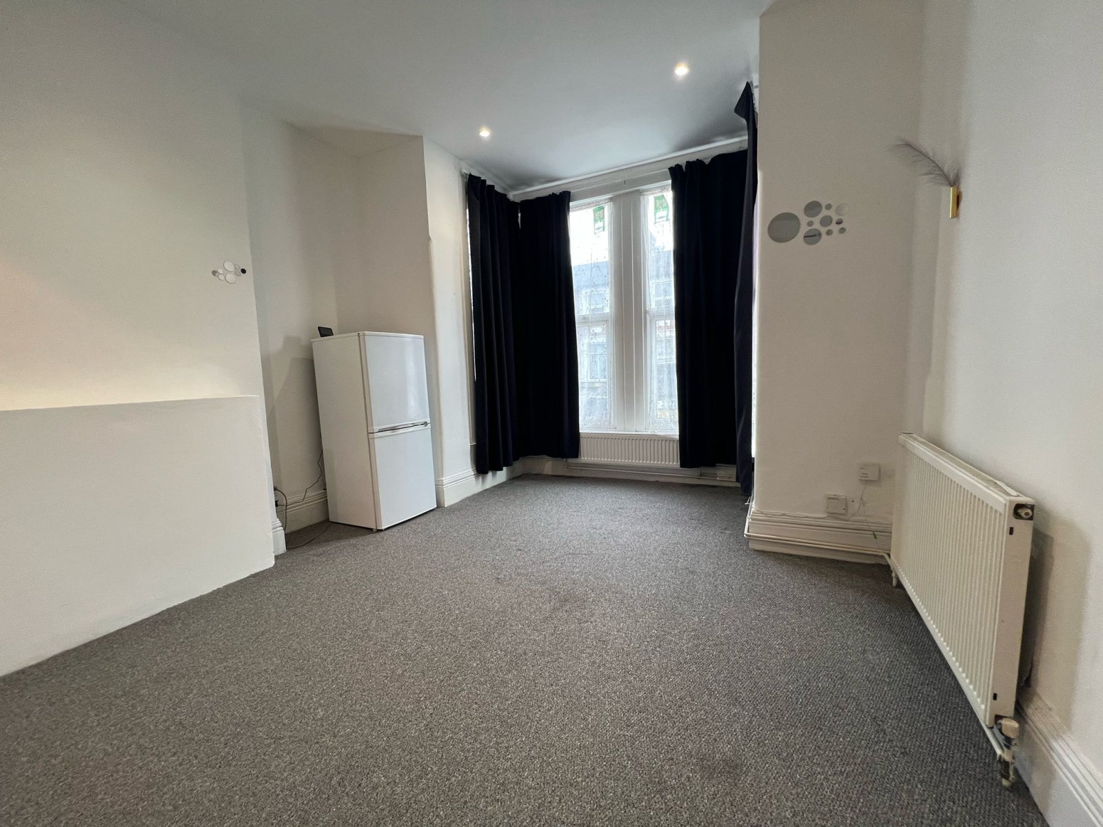 Flat Melbourne Road in Greater London