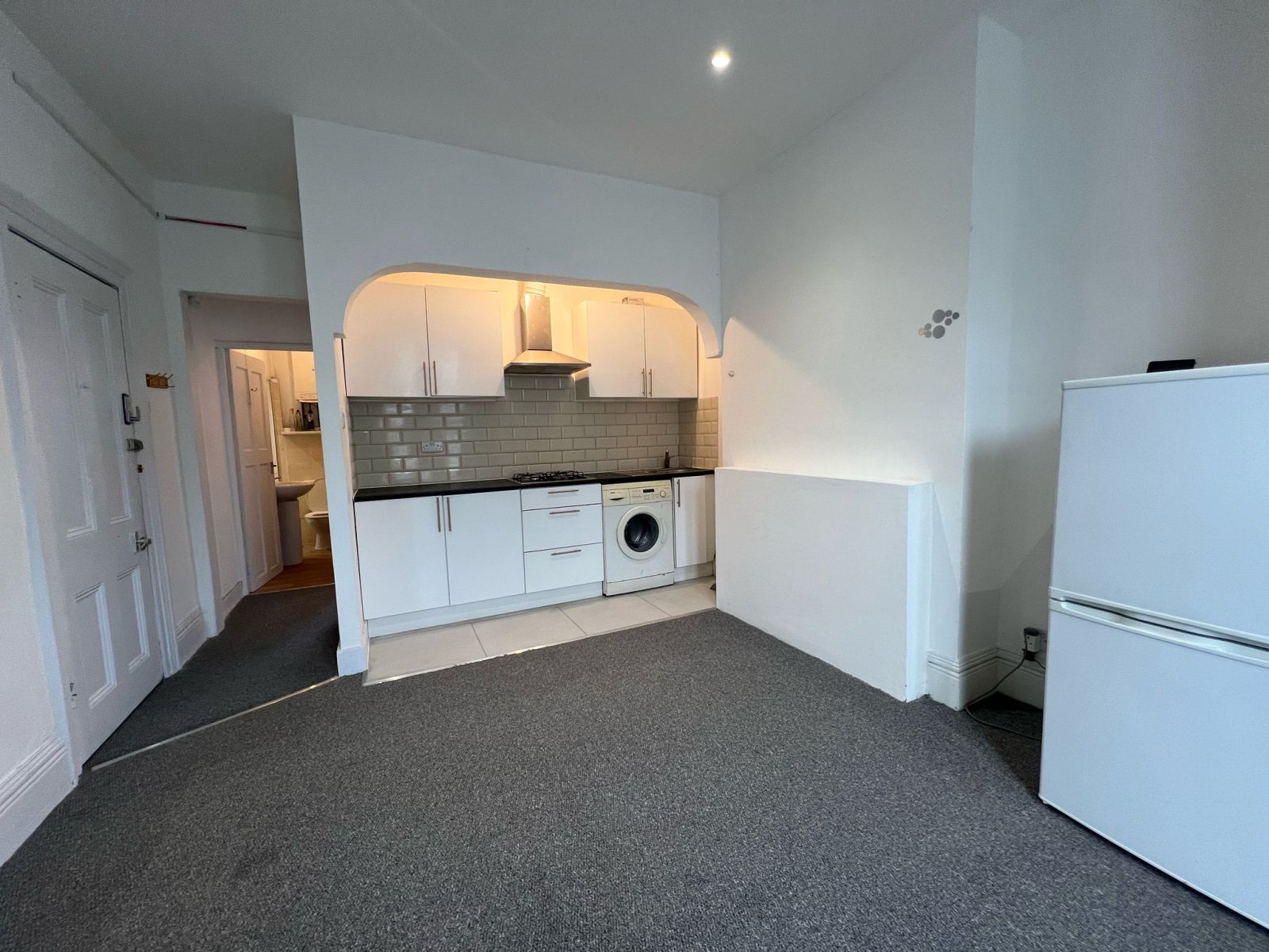 Flat Melbourne Road in Greater London