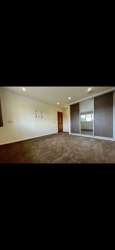 House Kew Close in Kenilworth