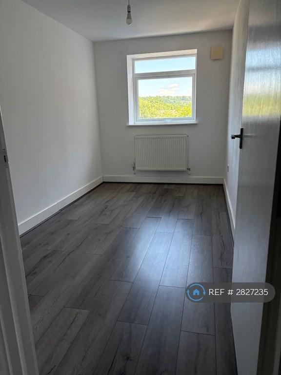 Flat Middlewood Road in Sheffield
