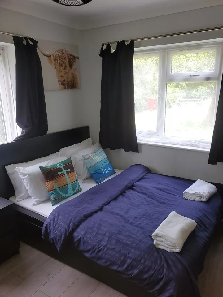 Room Wellington Street in Slough
