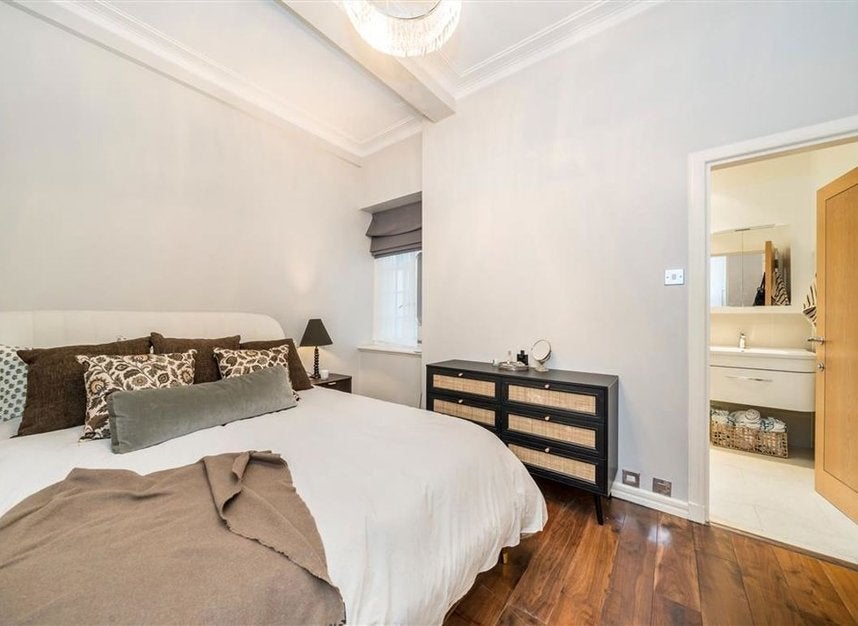 Flat Devonshire Street in City of Westminster