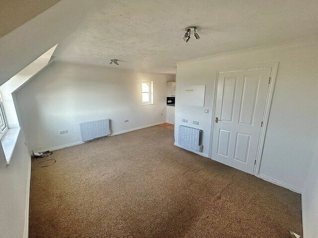Flat Czarina Rise in Basildon